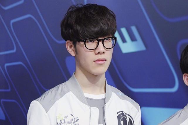 的评委和观 的评委和观