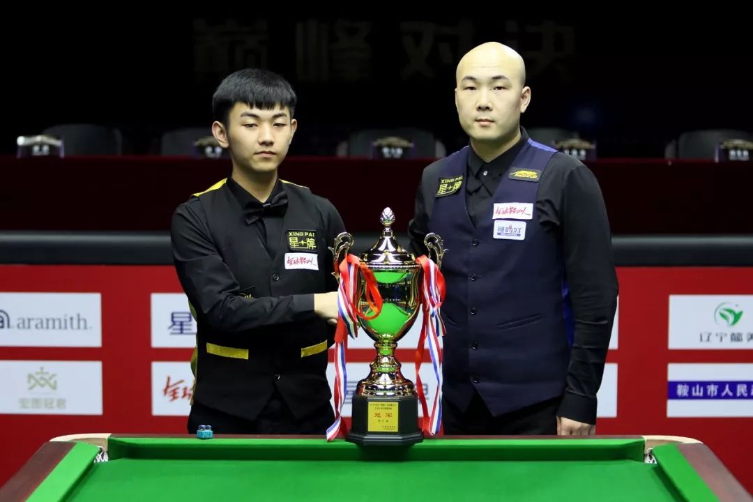 布云朝克特 布云朝克特