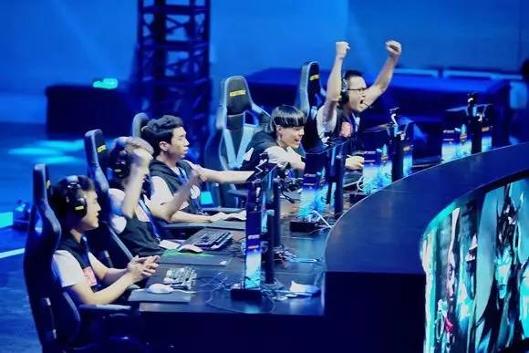 对无数球迷 对无数球迷